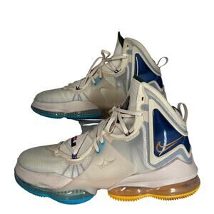 Nike Lebron XIX 19 Basketball Shoes White Gold Lakers Edition DC9339-200 Sz 15